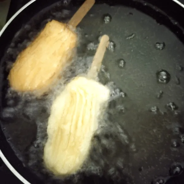 Kemudian goreng pisang goreng churros sampai matang