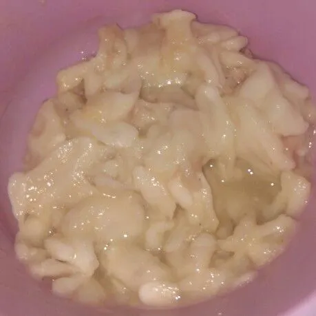 Ambil sirsak, bersihkan dan buang bijinya, sisihkan