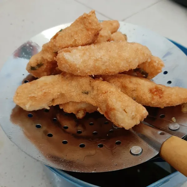 Goreng sampai kecoklatan. Siap disajikan.