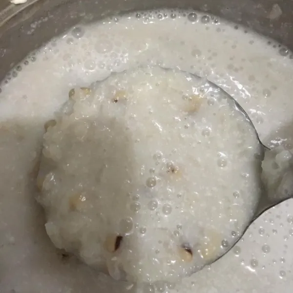 Biarkan hingga mendidih, lalu angkat. Bisa disajikan hangat atau dingin.