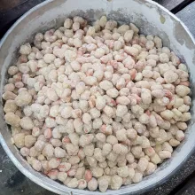 Lakukan hal yang sama hingga adonan telur dan campuran tepung habis.