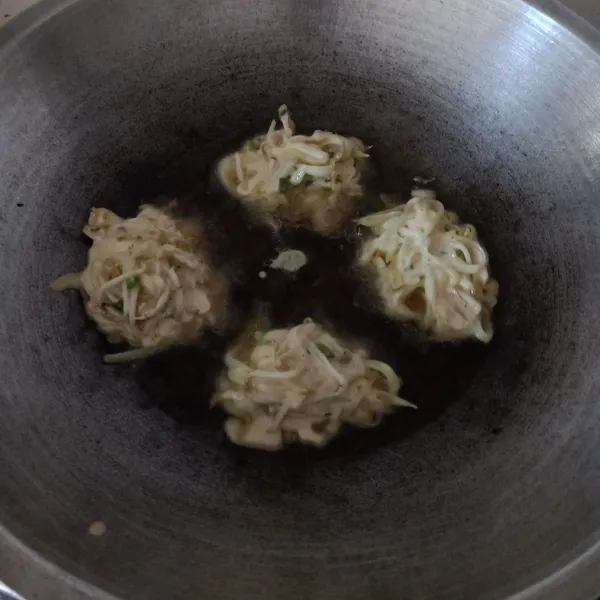 Goreng sampai matang.