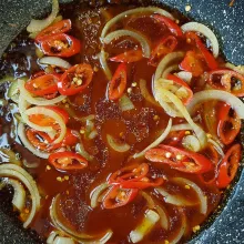 Kemudian masukkan Bahan Saus,aduk hingga tercampur rata. Masak hingga mengental.