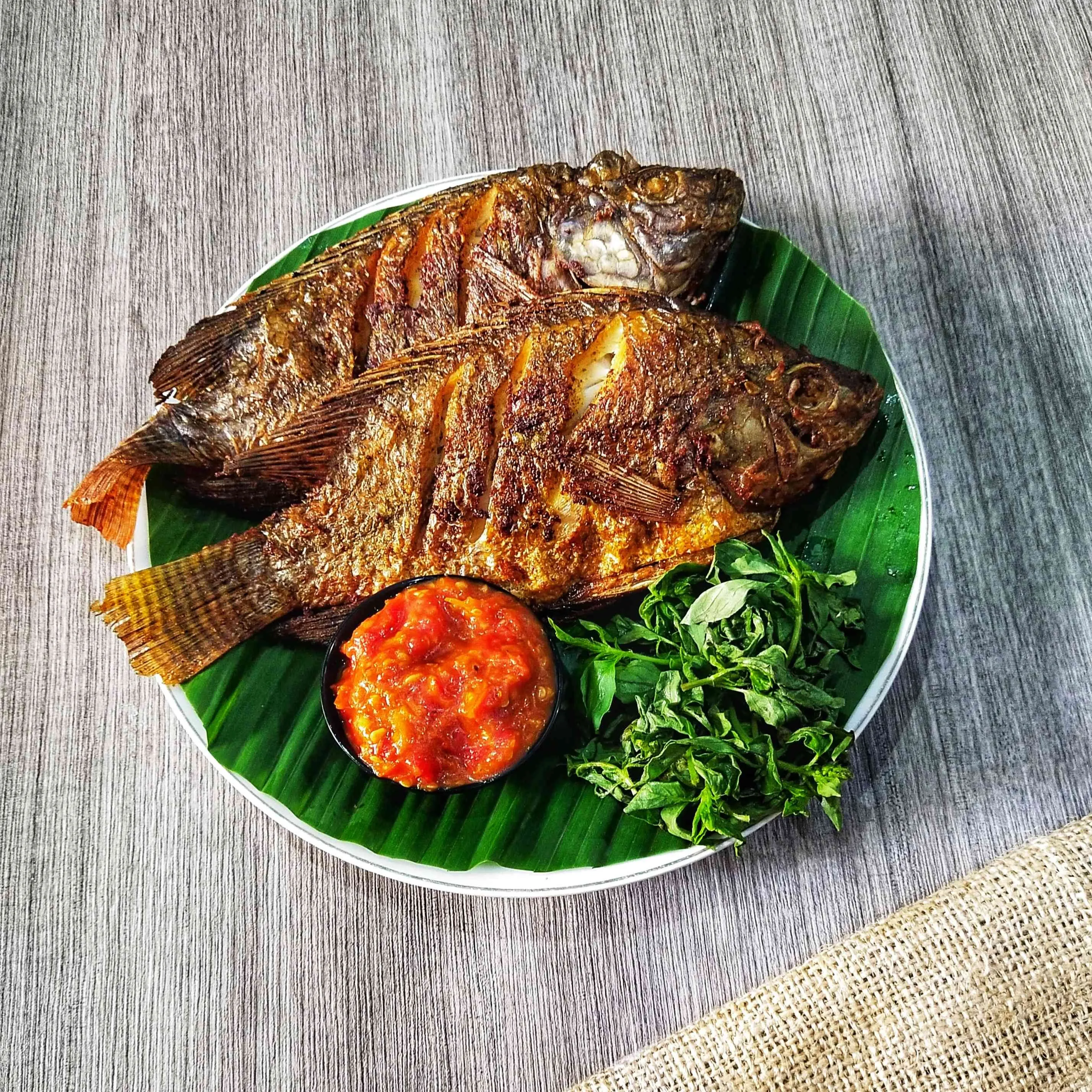 Ikan Nila Goreng Sambal Tomat