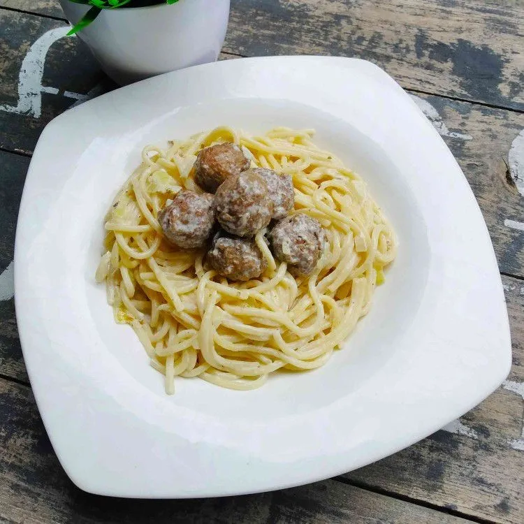 Creamy Meatball Spaghetti #LiburandiRumahAja