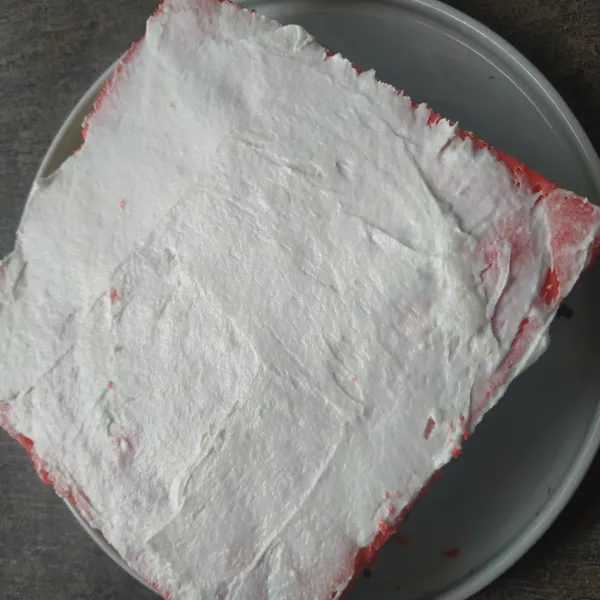 Oles dengan whippy cream.