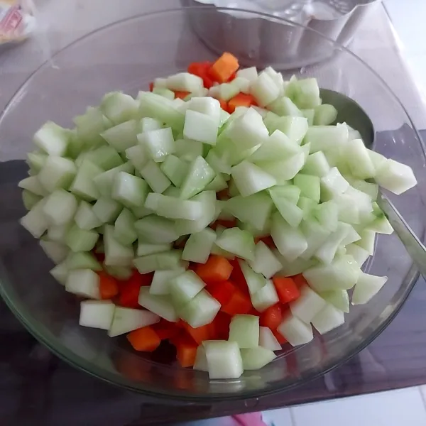Dan potongan buah melon