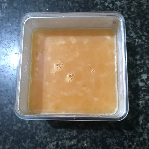 Tuang ke dalam piring saji