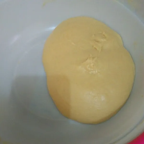 Diamkan hingga mengembang dua kali lipat dari bentuk semula.