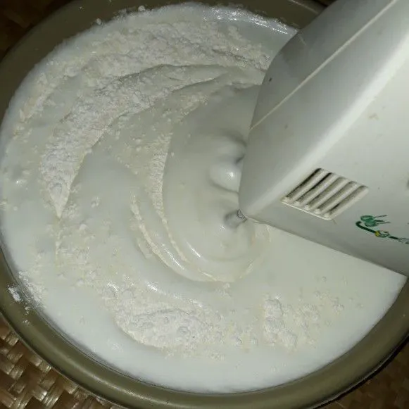 Step 4 Bolu Pisang Putih Telur