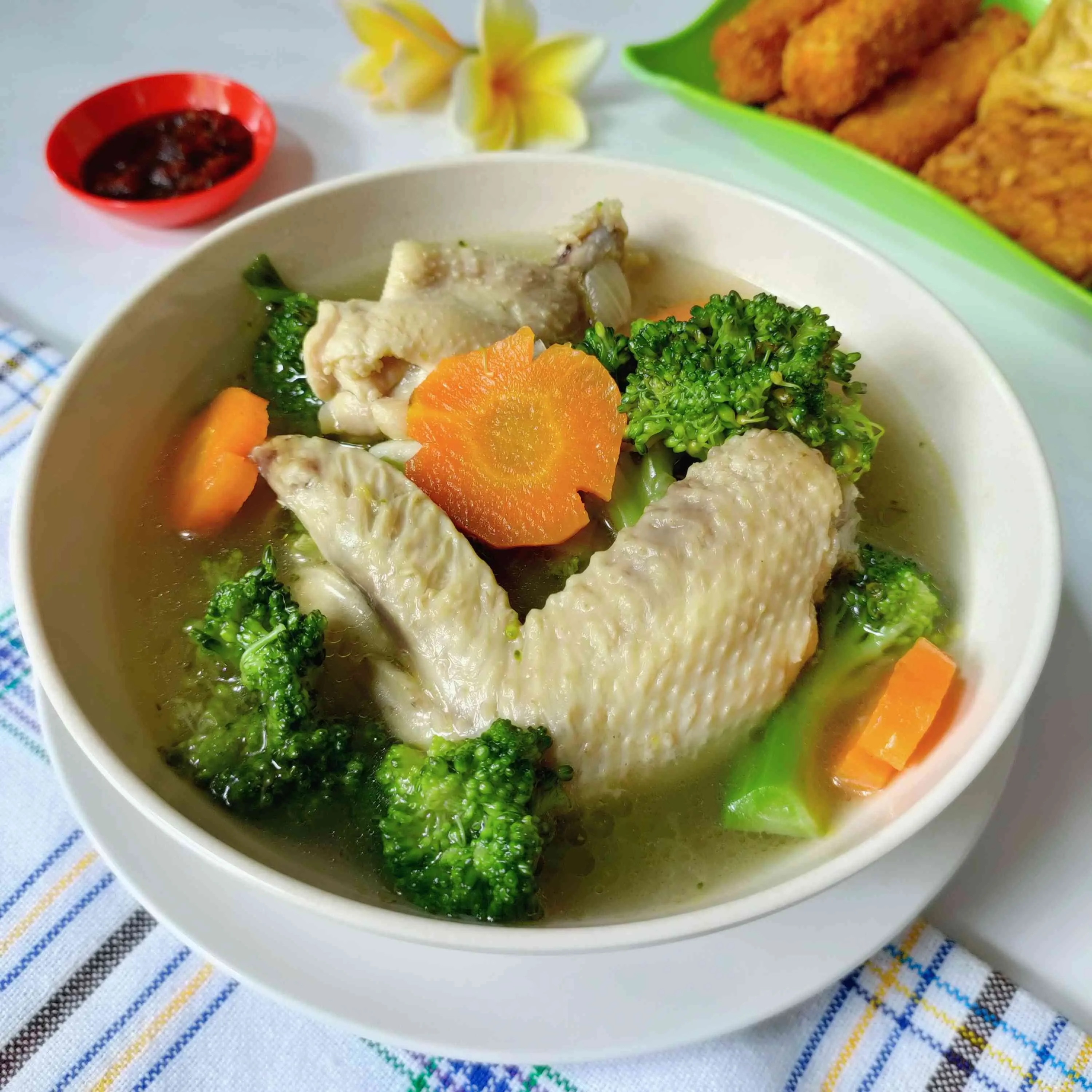 Sup Brokoli Sayap Ayam
