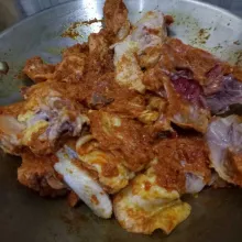 Masukkan ayam kampung, aduk merata sekitar 5 menit.
