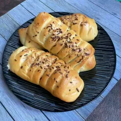 Roti Isi Keju Pisang Coklat #LiburandiRumahAja