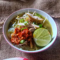 Soto Ayam Kuah Kuning