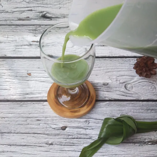 Setelah disaring, sajikan dengan keadaan dingin atau hangat sesuai selera.