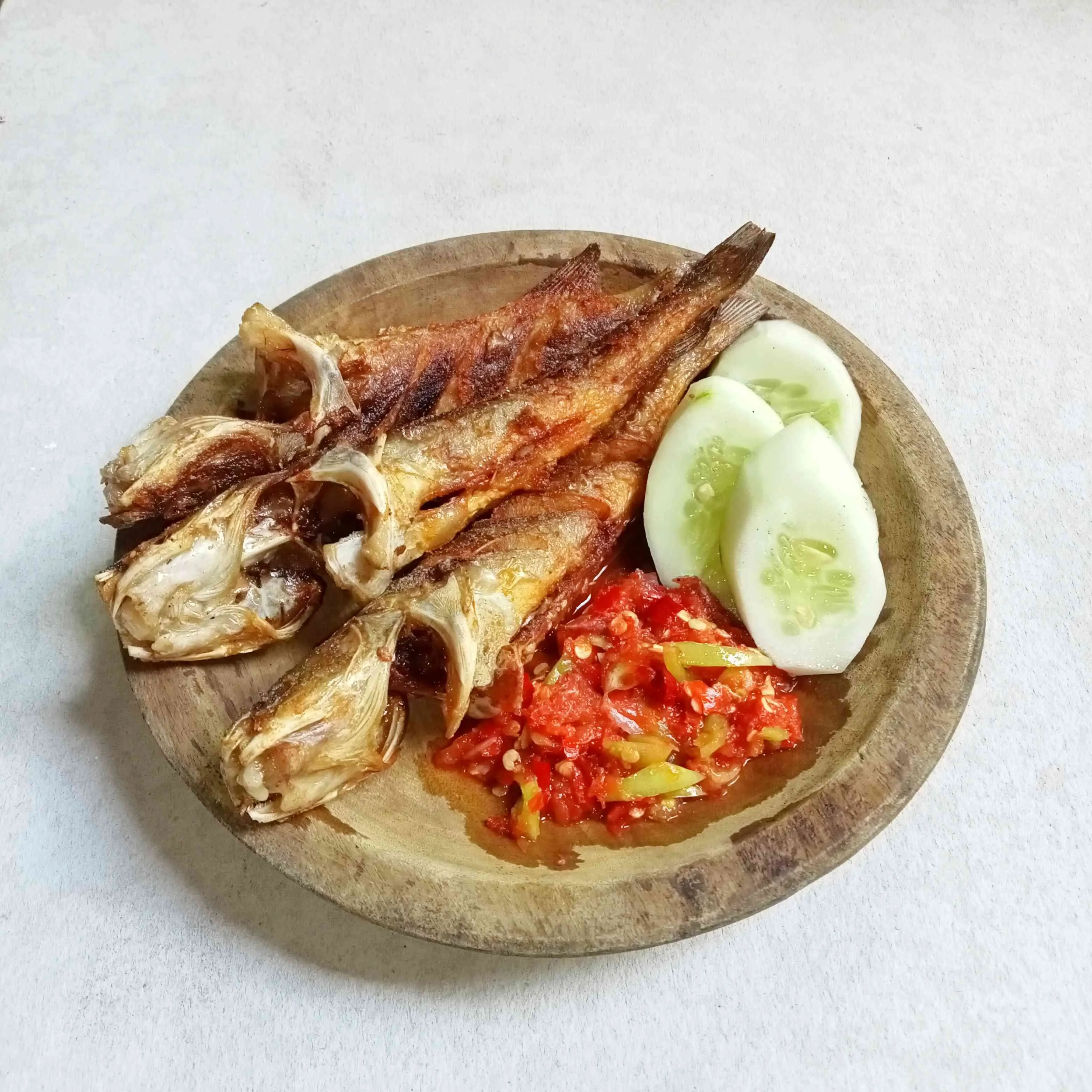 Ikan Baung Goreng Sambal Mentah