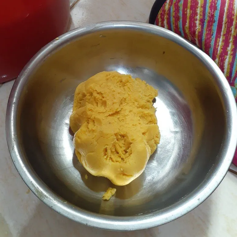 Step 4 Kue Semprit Bunga