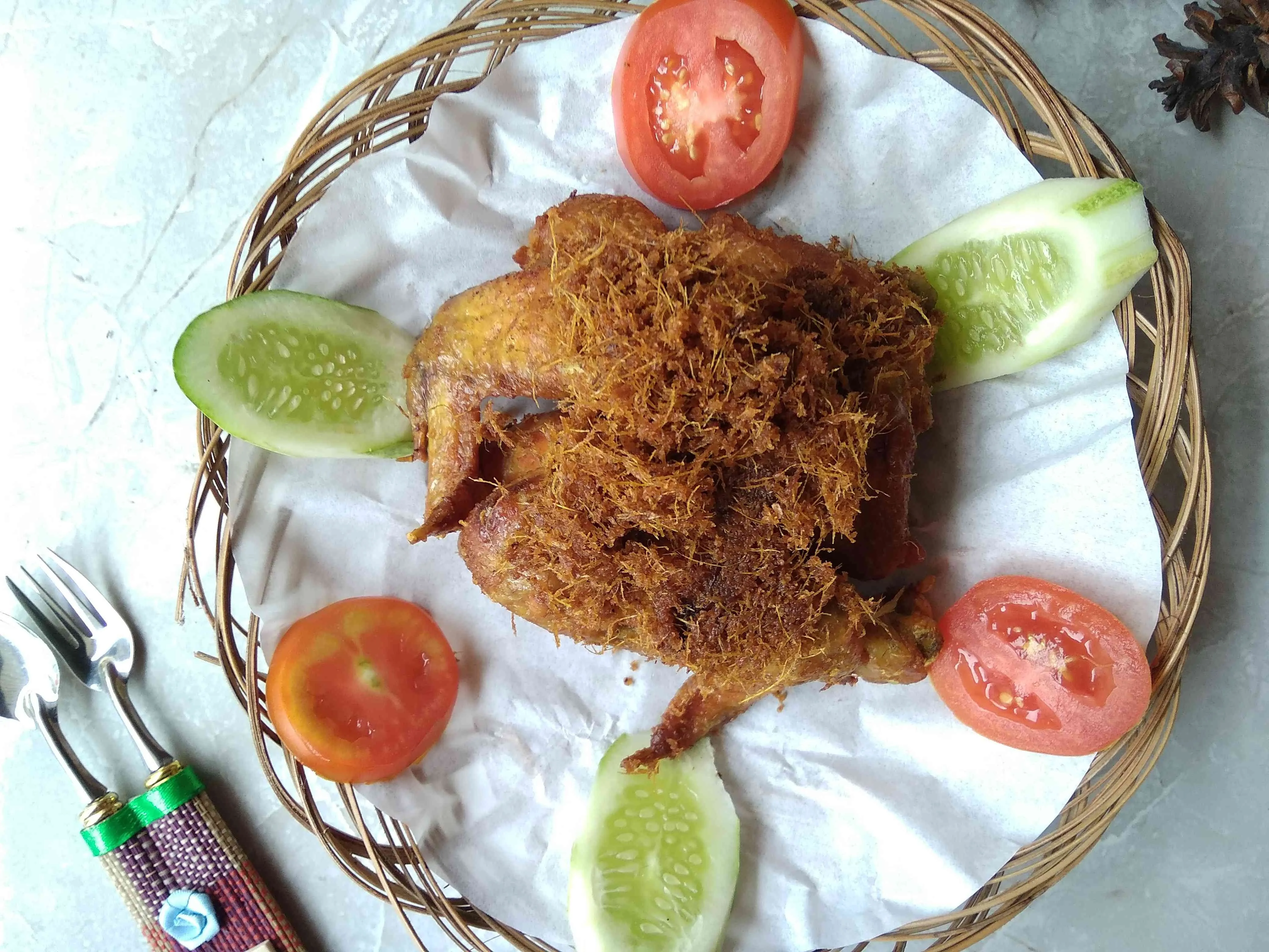 Resep Ayam Goreng Laos Sederhana Rumahan dari dhewy rahayu