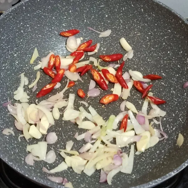 Resep Jamur Tiram Asam Manis Sederhana Rumahan di Yummy App