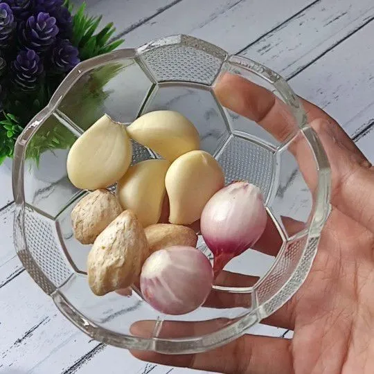Tumis bumbu yang sudah dihaluskan sampai matang