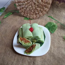 Dadar Gulung Isi Unti Kelapa