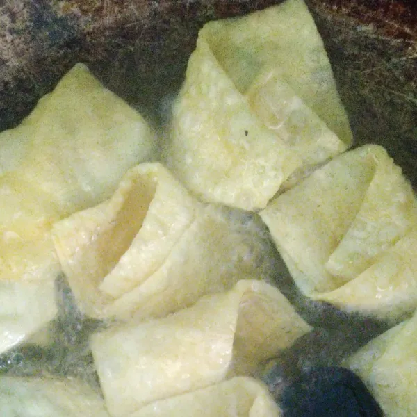 Goreng hingga kecoklatan.