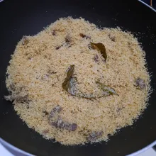 Jika rasanya sudah pas, sangrai lagi hingga benar-benar kering dan kesat dengan api kecil agar tidak gosong.