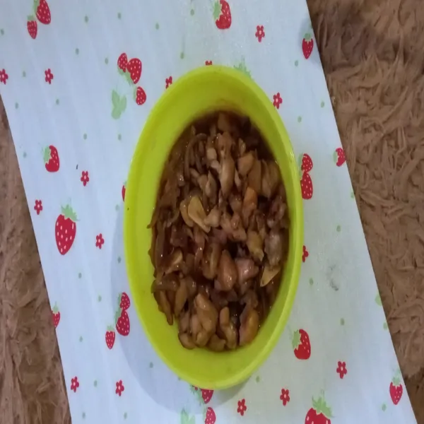 Sajikan saos teriyaki.