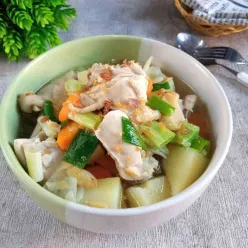 Sup Ayam Kentang Wortel