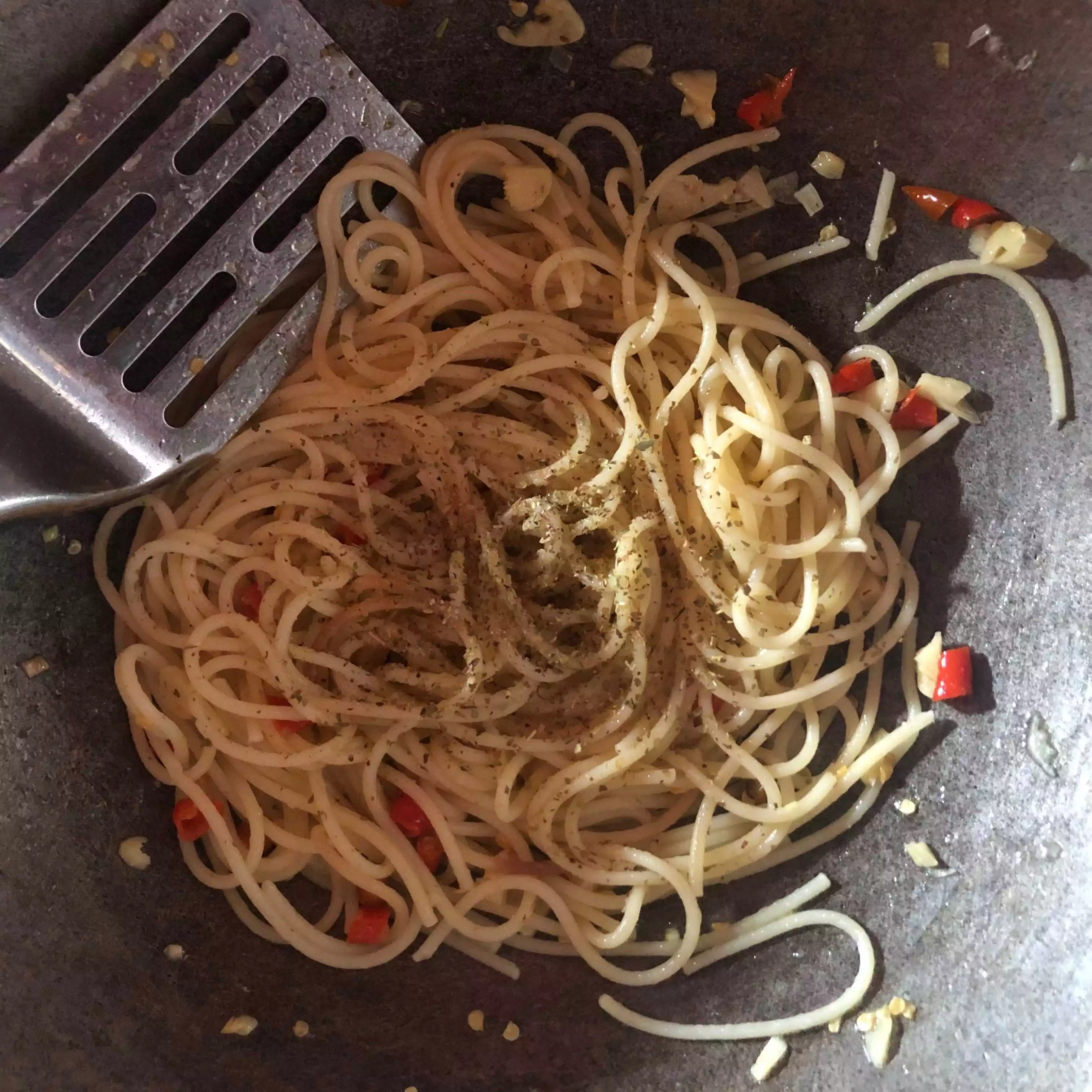 Step 4 Spaghetti Aglio e Olio