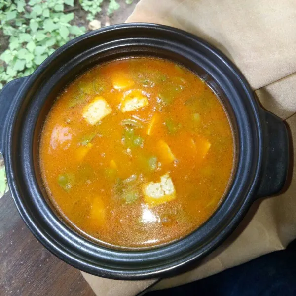 Sayur kara tahu bumbu rujak siap dinikmati.