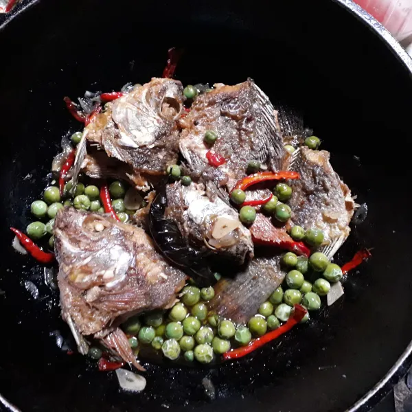 Masak hingga meresap dan rimbang cukup lunak, koreksi rasa.