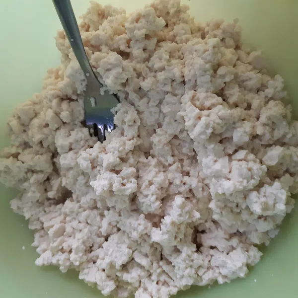 Hancurkan cukup menggunakan garpu