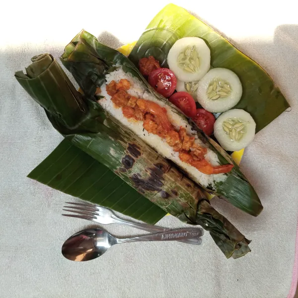 Sajikan hangat