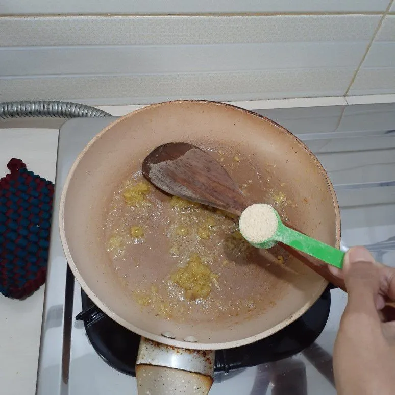 Step 2 Nasi Goreng Ebi Daun Jeruk