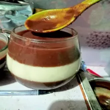 Tuang ke dalam gelas saji