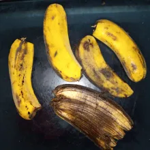 Siapkan kulit pisang