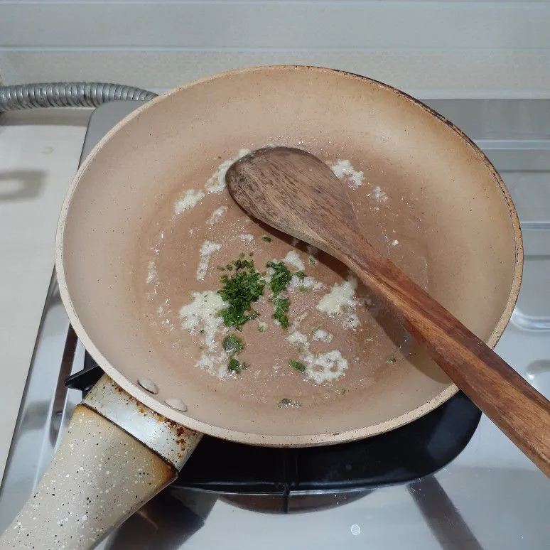 Step 1 Risol Roti Kornet Keju
