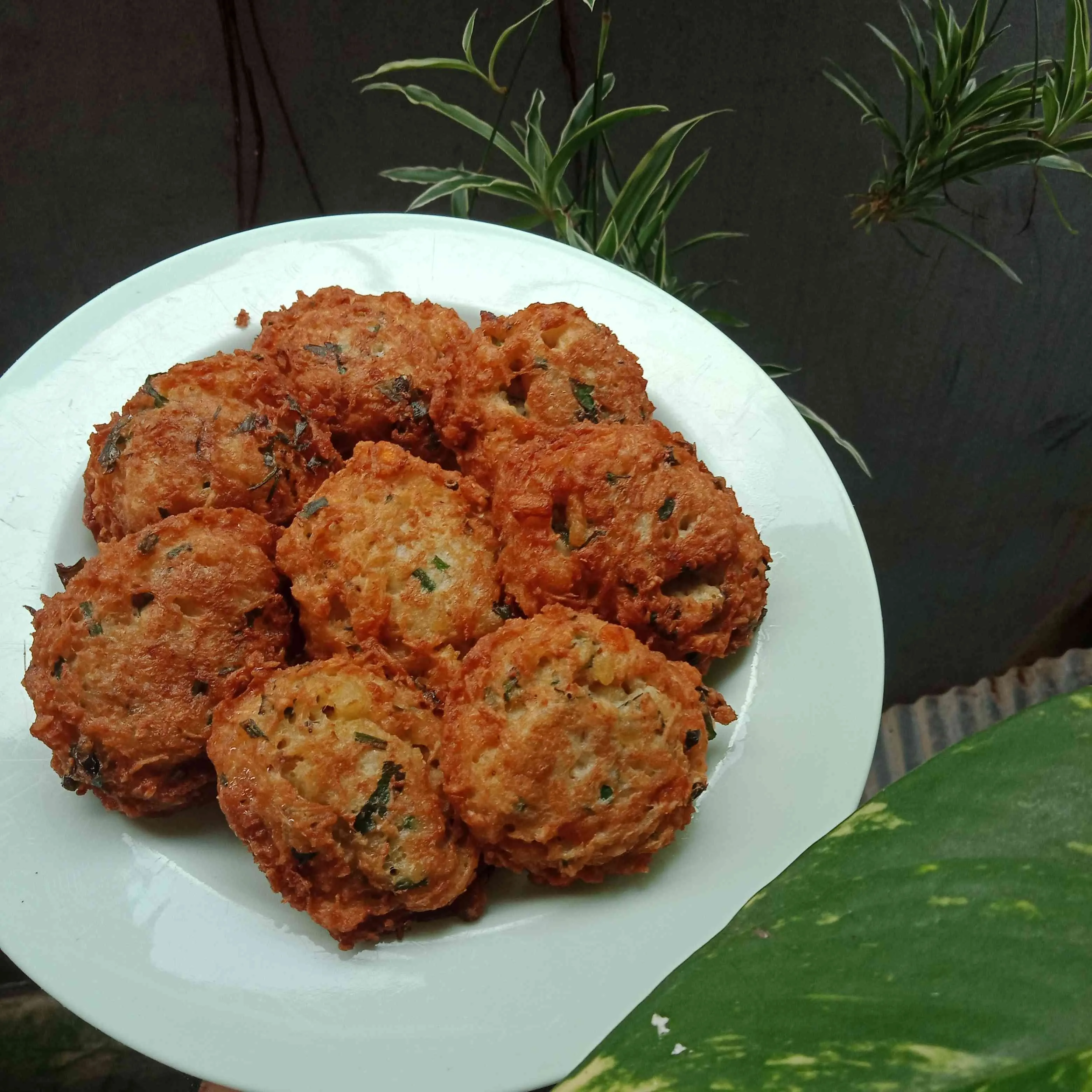 Bahan-bahan Lempah Terong Kelapa dalam wadah plastik