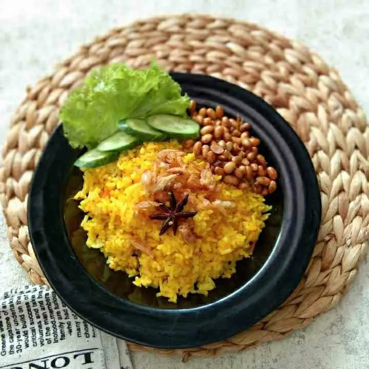 Nasi Goreng Kuning Bunga Lawang