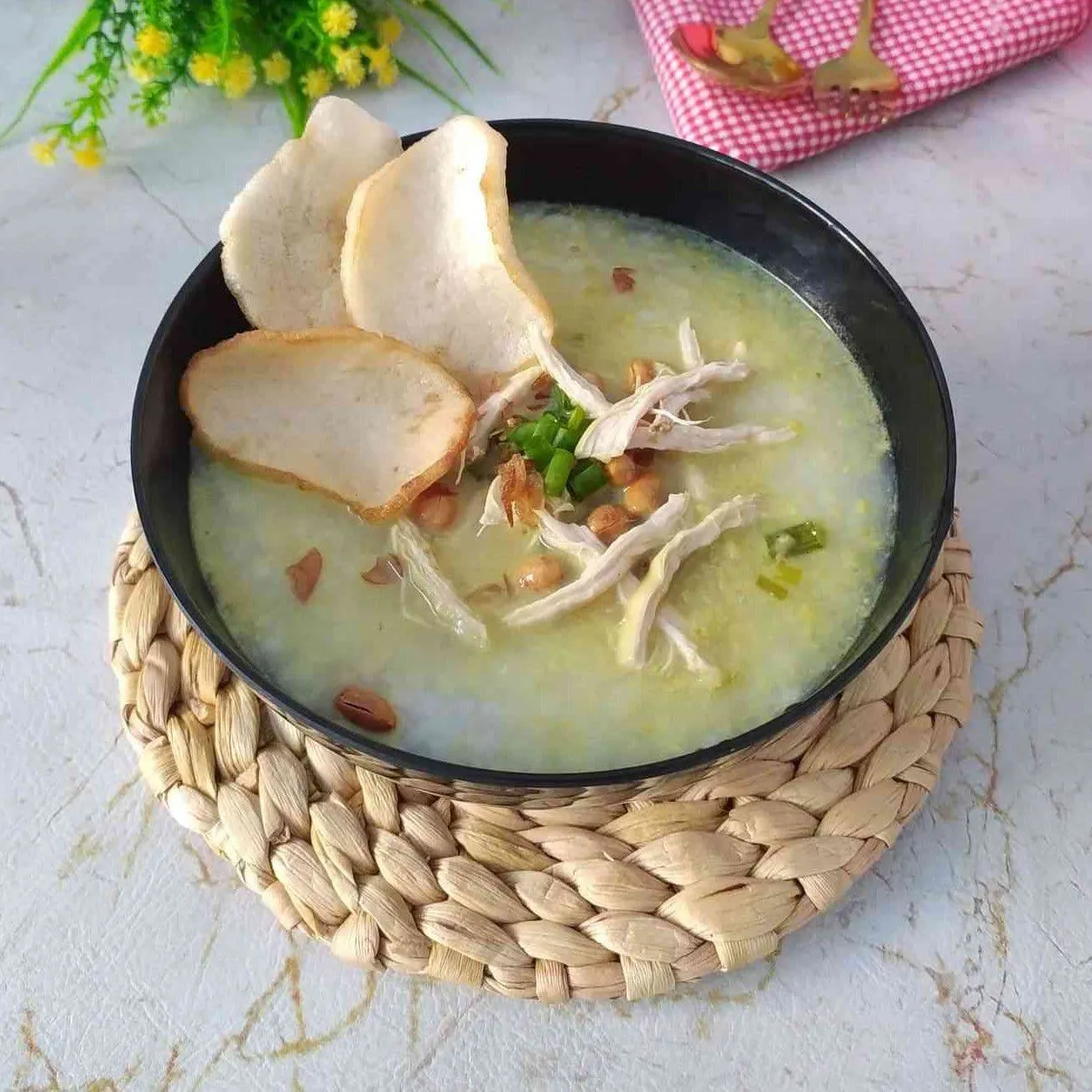 Bubur Nasi Kuah Opor Ayam