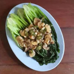 Pokcoy Siram Kuah Jamur Kancing