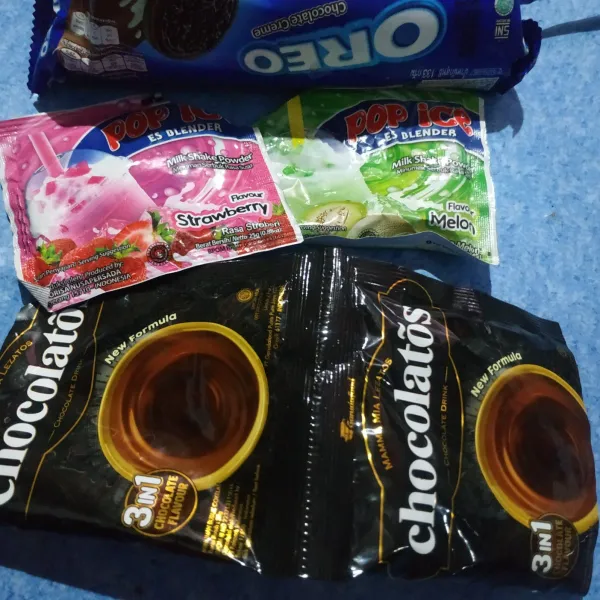 Bagi beberapa bagian, tambahan bubuk minuman perasa, saya pakai melon, strawberry dan coklat.