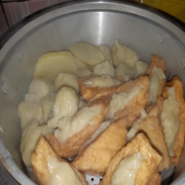 Siomay siap disajikan