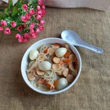 Pindahkan ke mangkok saji. Hidangkan hangat.