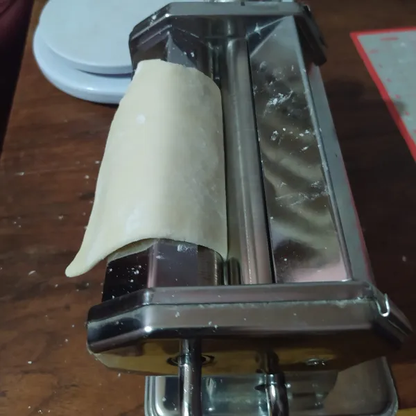 Setelah menggunakan ampia, jangan sekali-sekali mencucinya dengan air.