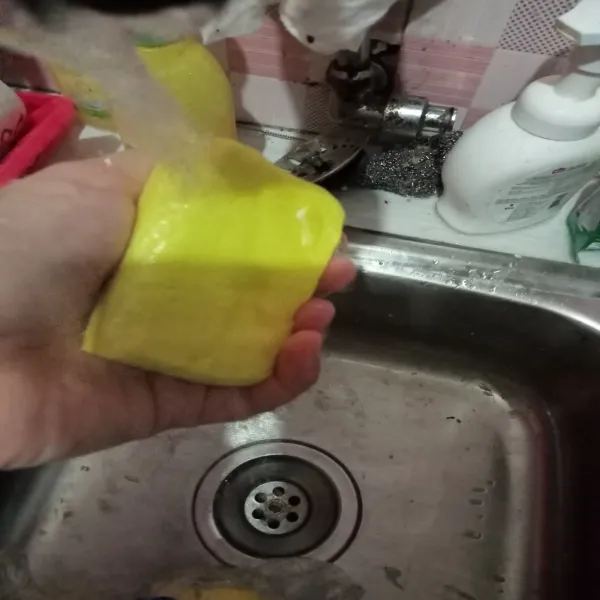Cuci bersih tahu.