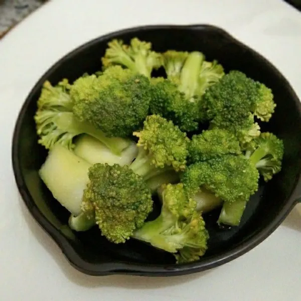 salin pada wadah, brokoli pun siap untuk kemudian dimasak
