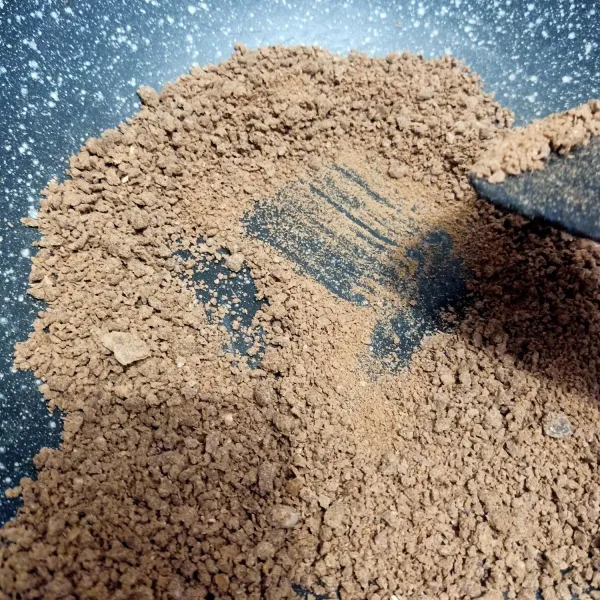 Lama-lama akan lebih kering jadi lebih gampang dihancurkan.