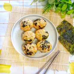 Jumeokbap (Korean Rice Ball)